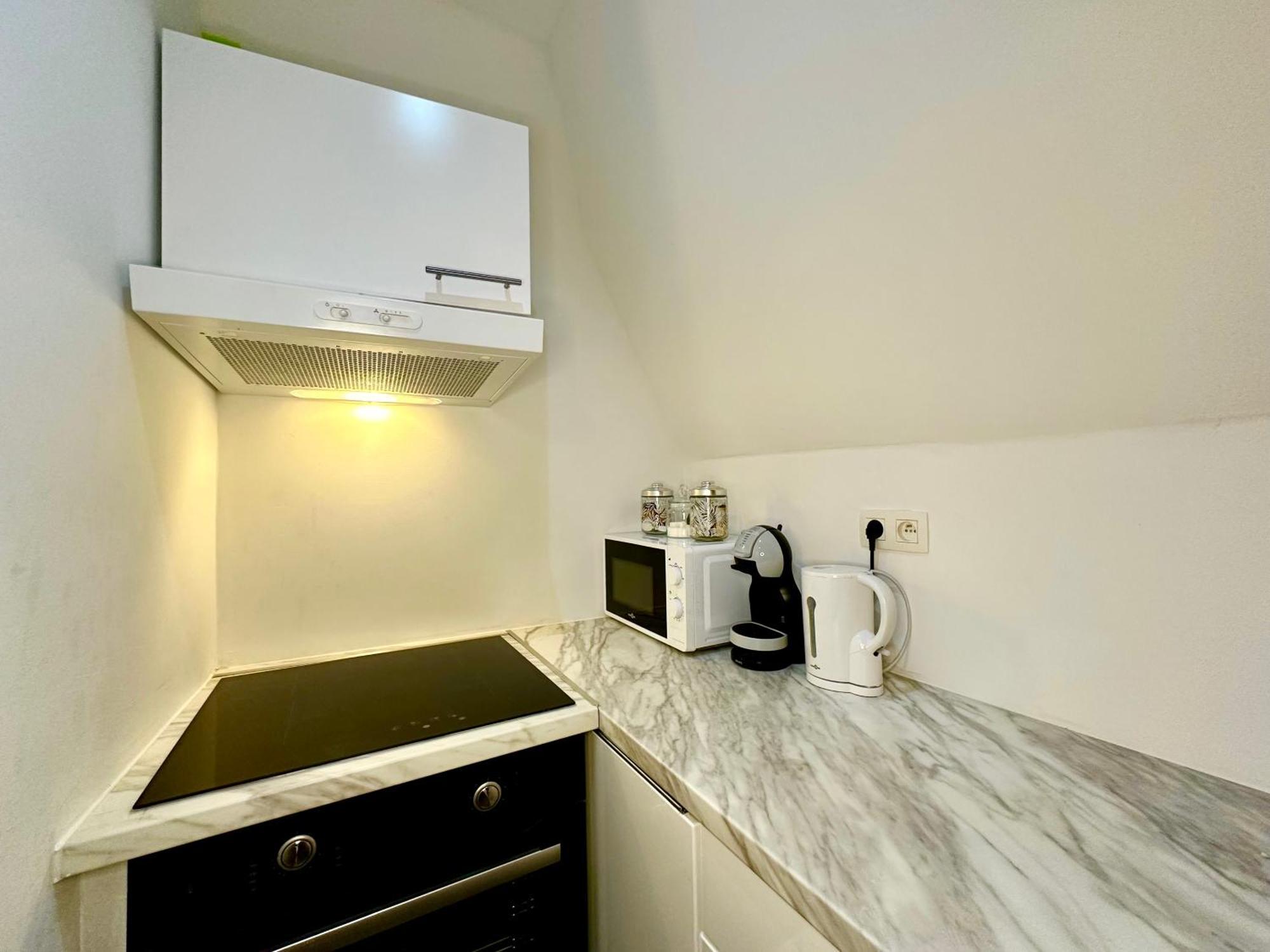 Luxury By Rikas Apartment Mons