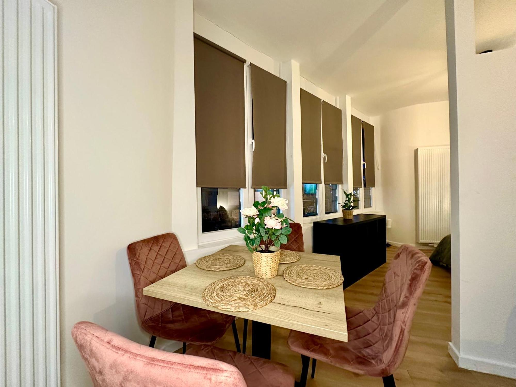 Luxury By Rikas Apartment Mons